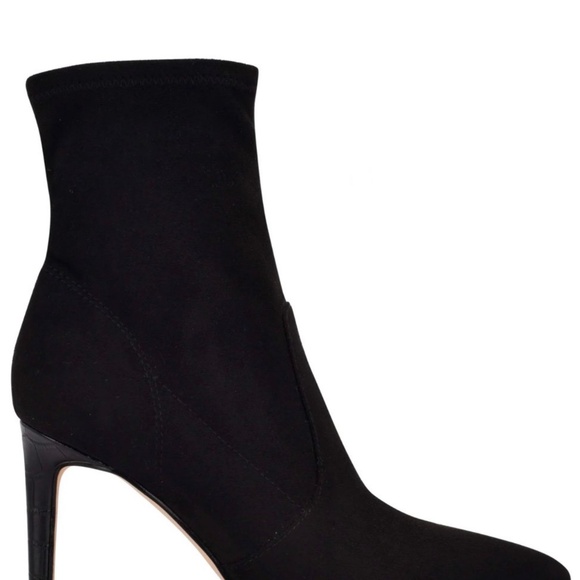 Women’s boots with heels - Picture 2 of 8